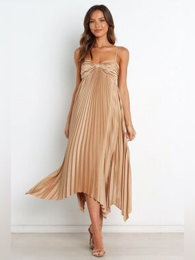 New! Petal & Pup Vikki Pleated Midi Dress Gold Size 4